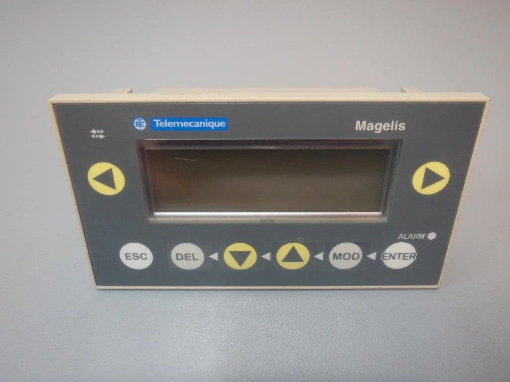 TÉLÉMÉCANIQUE  XBTN401