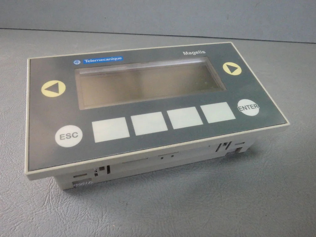 TÉLÉMÉCANIQUE  XBTN401