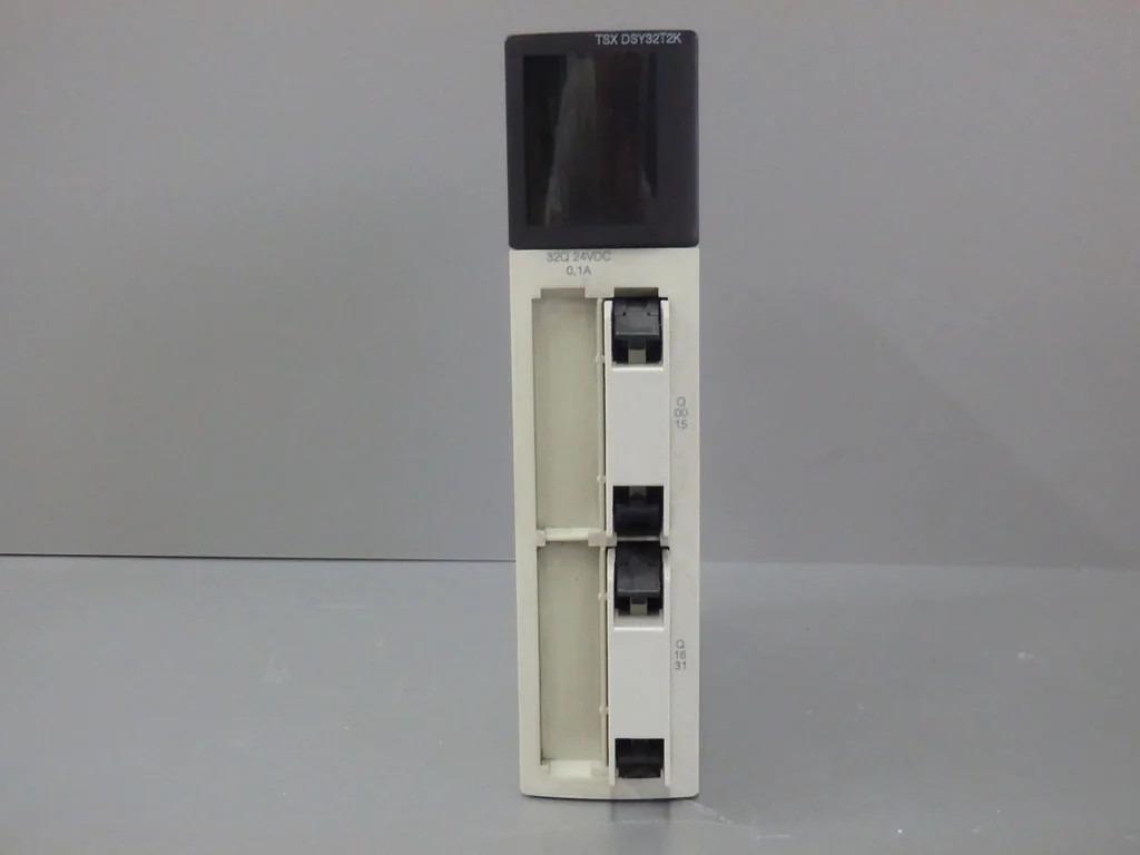 SCHNEIDER  TSXDSY32T2K