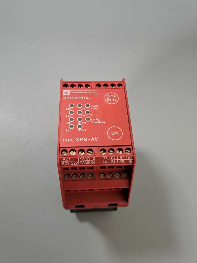 SCHNEIDER  XPSAV11113