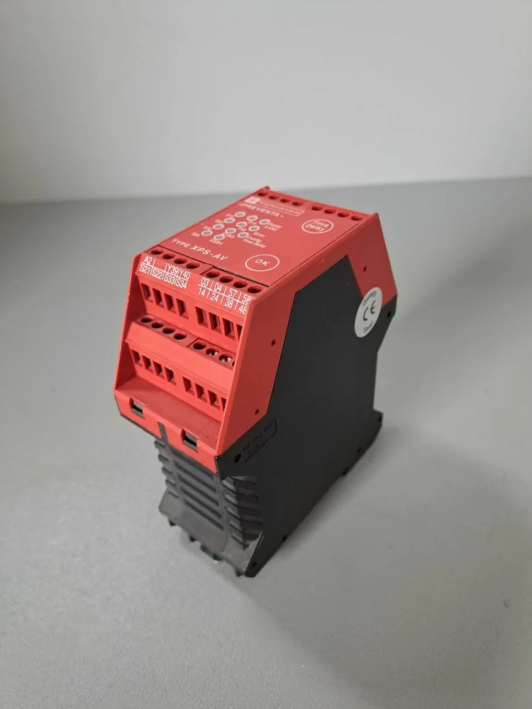 SCHNEIDER  XPSAV11113