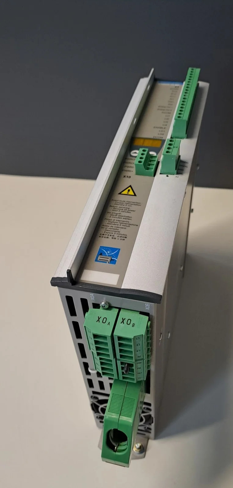 TÉLÉMÉCANIQUE  LXM15MD28N4