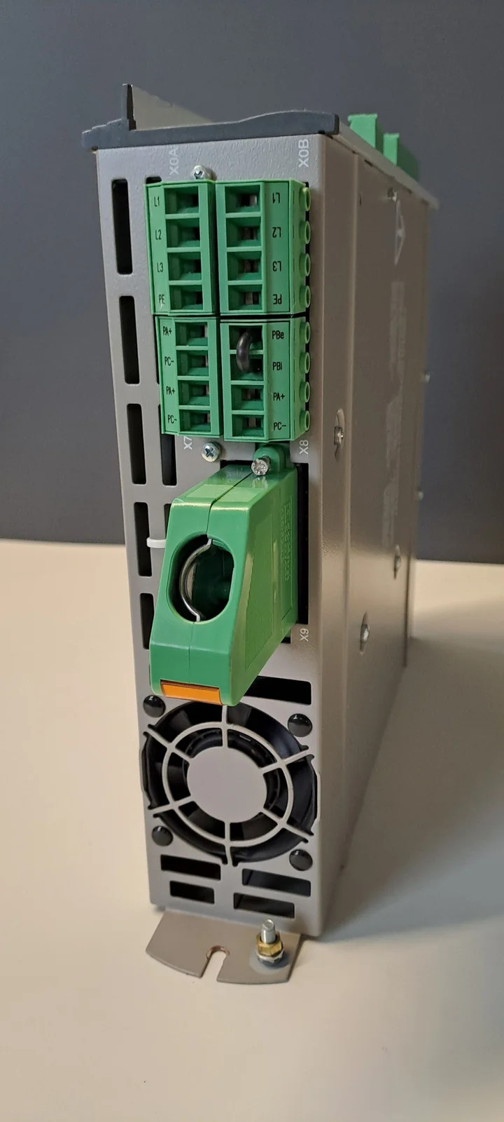 TÉLÉMÉCANIQUE  LXM15MD28N4