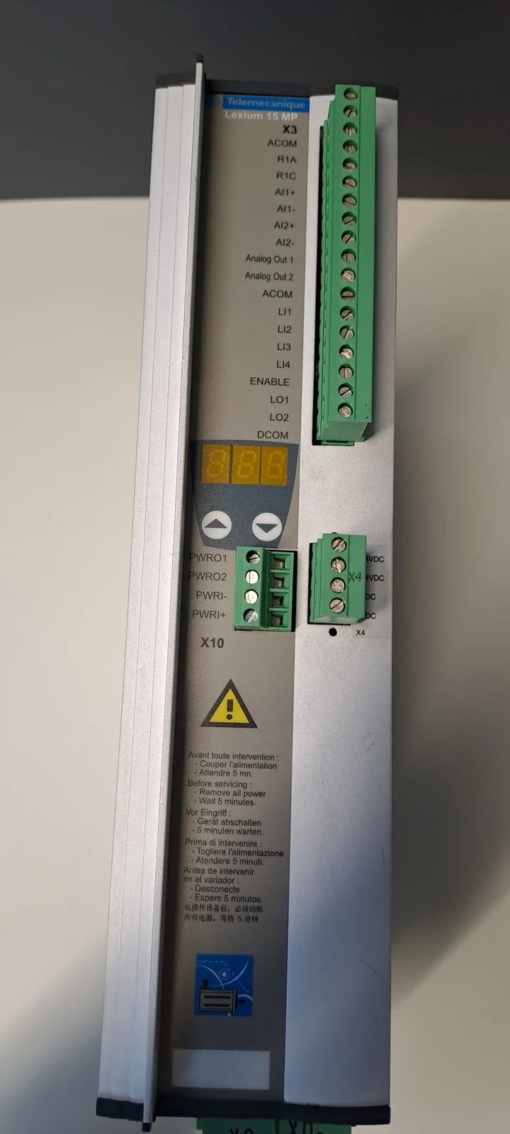 TÉLÉMÉCANIQUE  LXM15MD28N4
