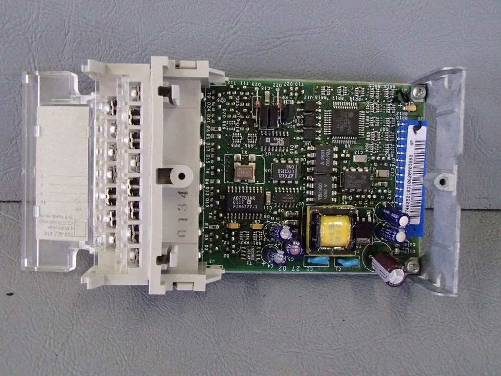 TÉLÉMÉCANIQUE  TSXAEZ414