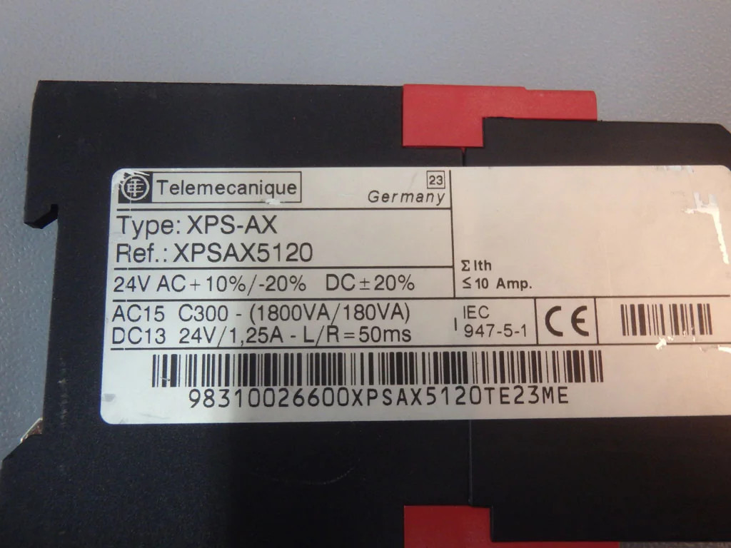 TÉLÉMÉCANIQUE  XPS-AX5120