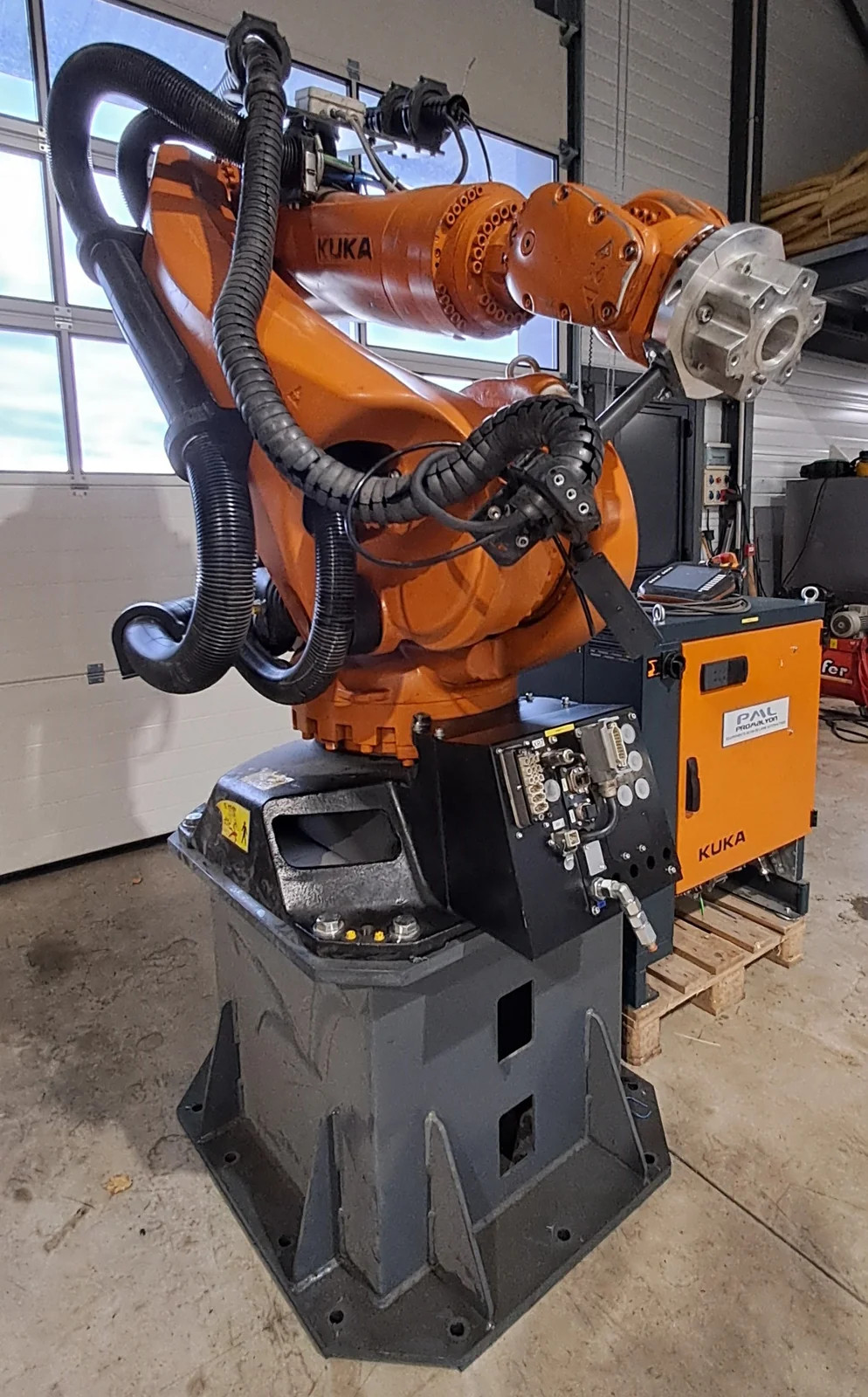 KUKA KR90 R2700 PRO