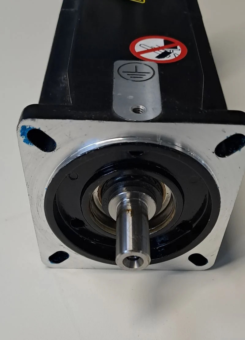 SCHNEIDER  BMH0702T06F2A