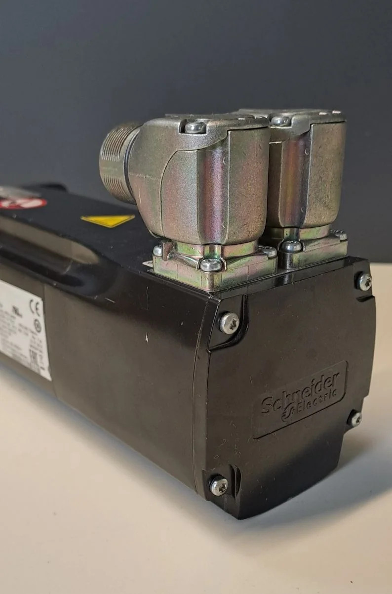 SCHNEIDER  BMH0702T06F2A