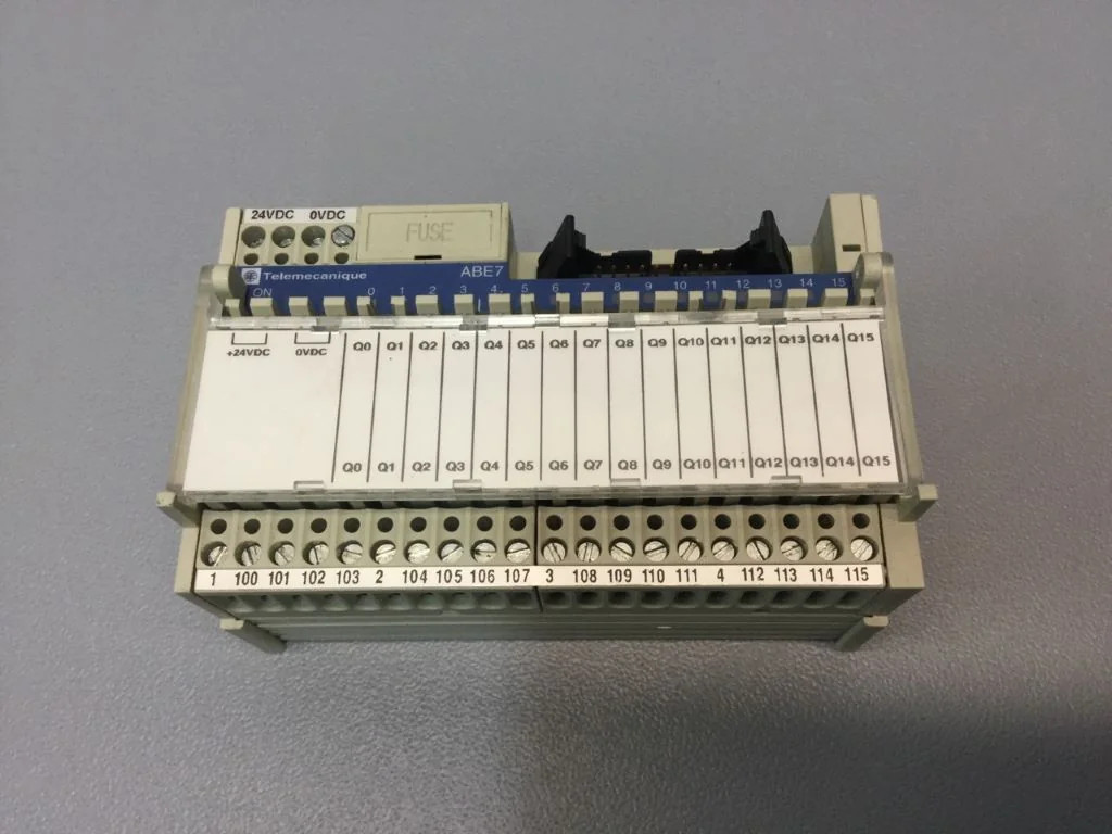 TÉLÉMÉCANIQUE  ABE7-R16T111