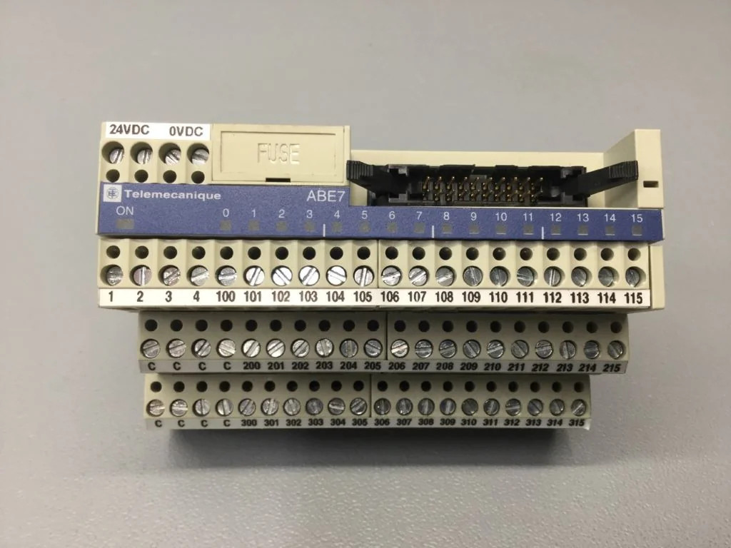 TÉLÉMÉCANIQUE  ABE7-H16C31