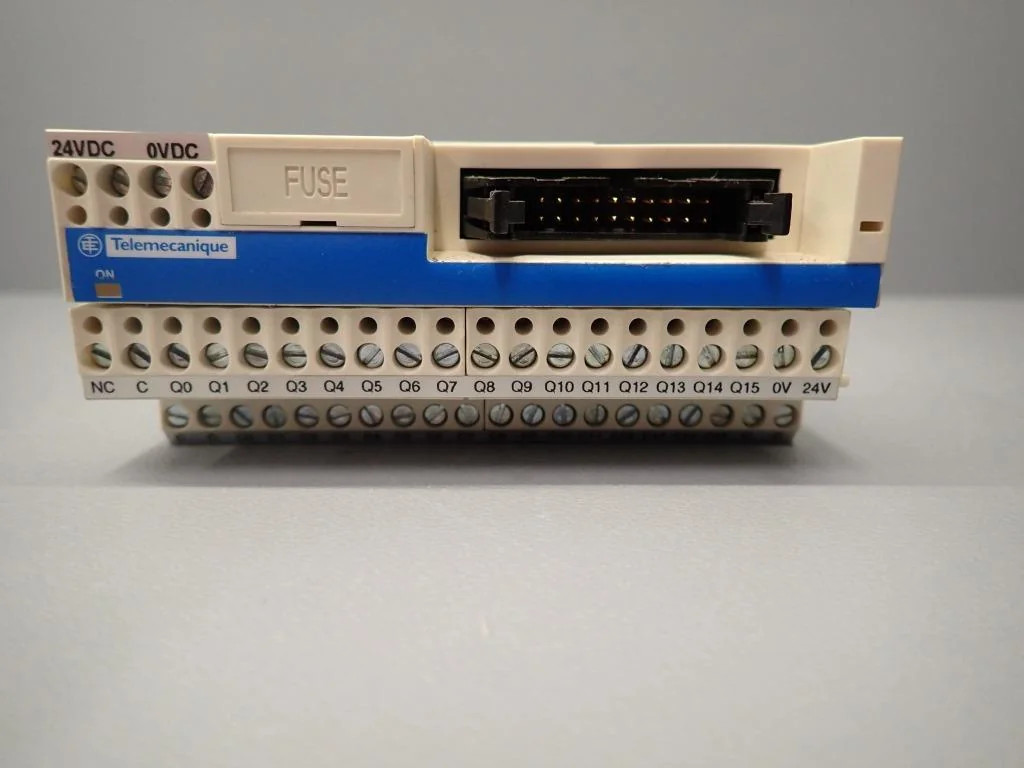 TÉLÉMÉCANIQUE  ABE7-E16SPN20