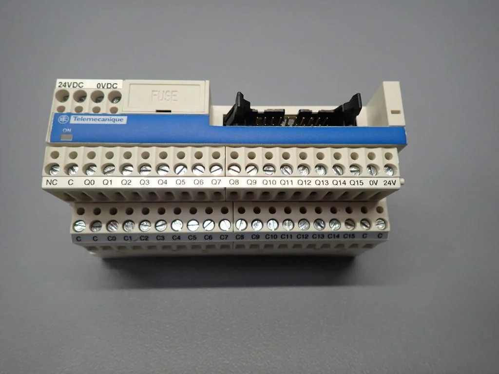 TÉLÉMÉCANIQUE  ABE7-E16SPN20