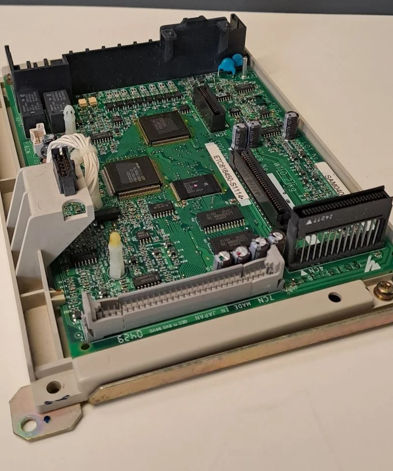 YASKAWA  ETC618450-S1114