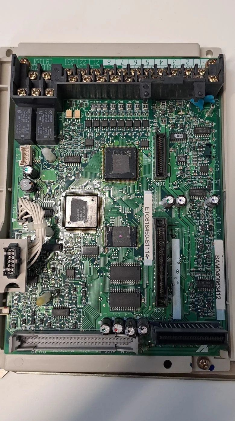 YASKAWA  ETC618450-S1114