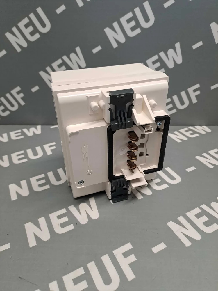 SCHNEIDER  KNB32CM55