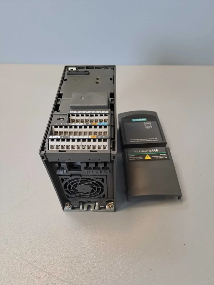 SIEMENS 6SE64402UD175AA1