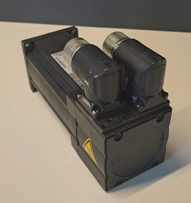 LENZE  MCS06F41-RS0B0-A11N-ST5S00N-P0SU