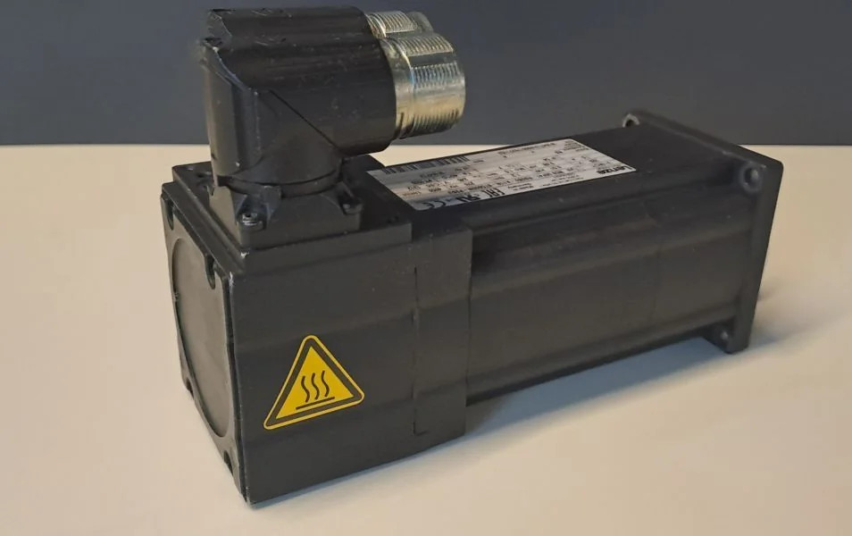 LENZE  MCS06F41-RS0B0-A11N-ST5S00N-P0SU