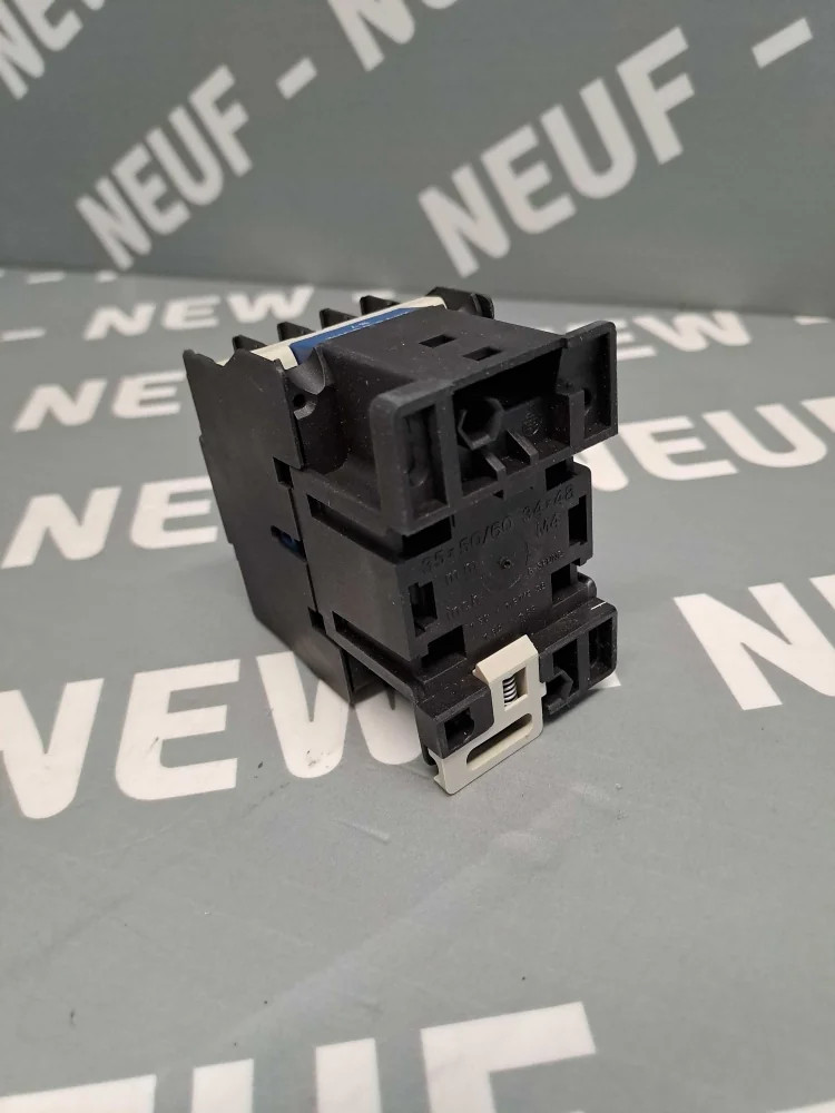 TÉLÉMÉCANIQUE  LC1D1210B7