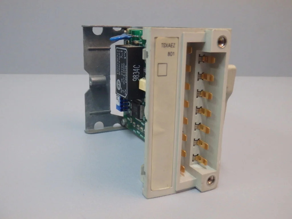 TÉLÉMÉCANIQUE  TSXAEZ801