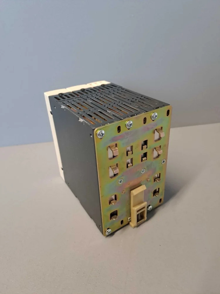 SCHNEIDER  ASIABLB3004