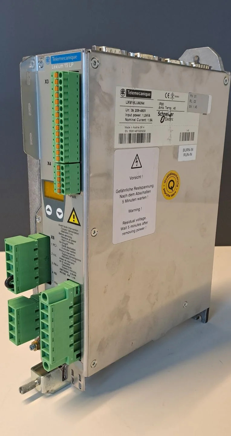 TÉLÉMÉCANIQUE  LXM15LU60N4