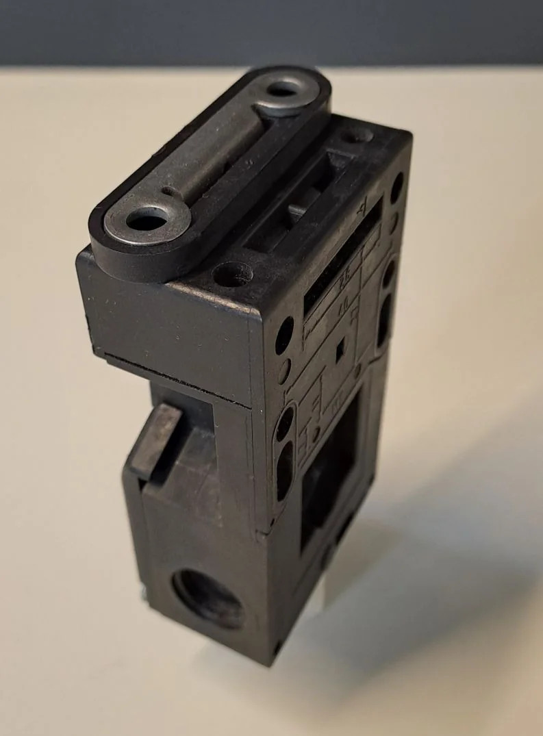 SCHMERSAL  AZ16-12zvrk-M16