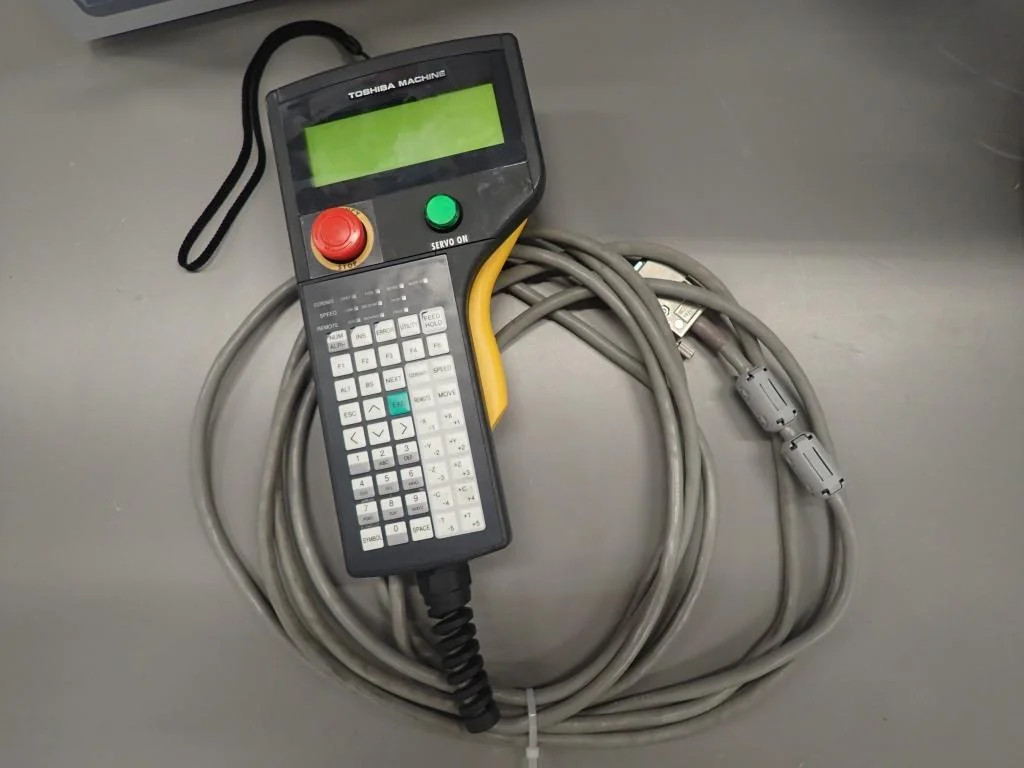 TOSHIBA MACHINE ROBOT TH850A+TS2100+TP1000