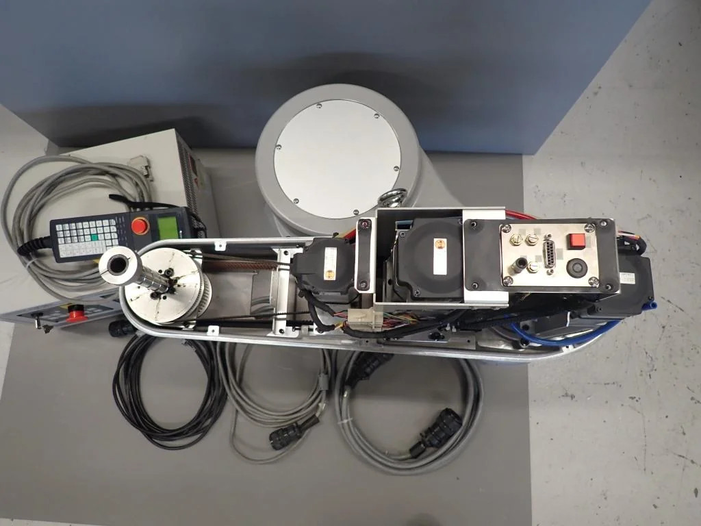 TOSHIBA MACHINE ROBOT TH850A+TS2100+TP1000