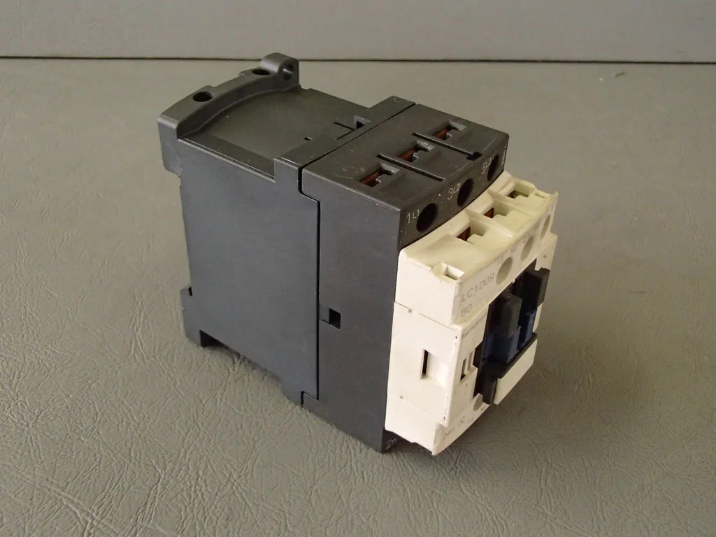 TÉLÉMÉCANIQUE  LC1D09BD