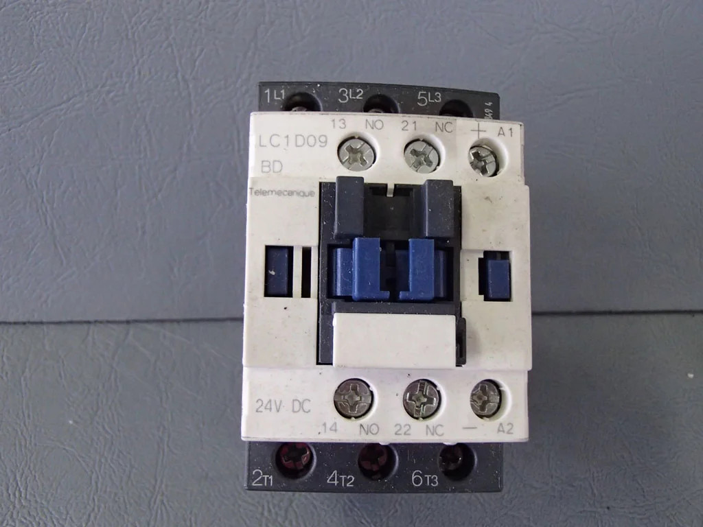 TÉLÉMÉCANIQUE  LC1D09BD