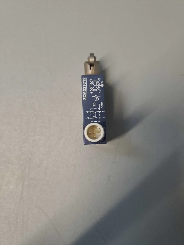 TÉLÉMÉCANIQUE  ZCMD21C12