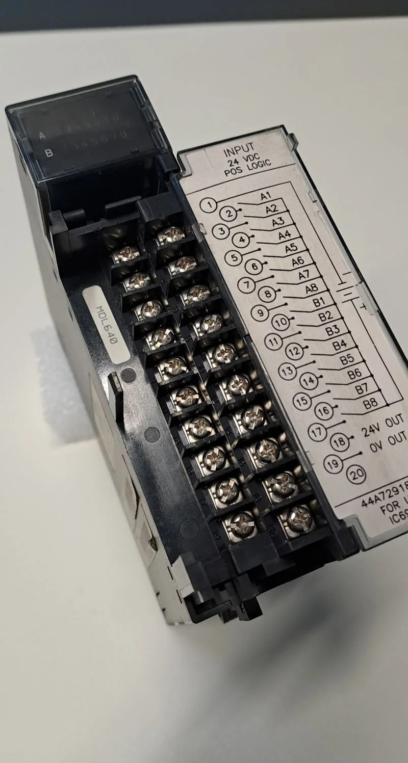 GE FANUC  IC693MDL640
