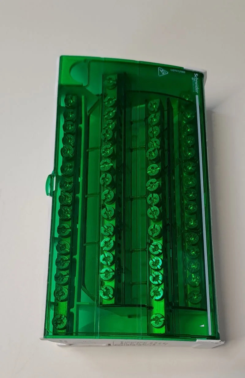 SCHNEIDER  LGY412560