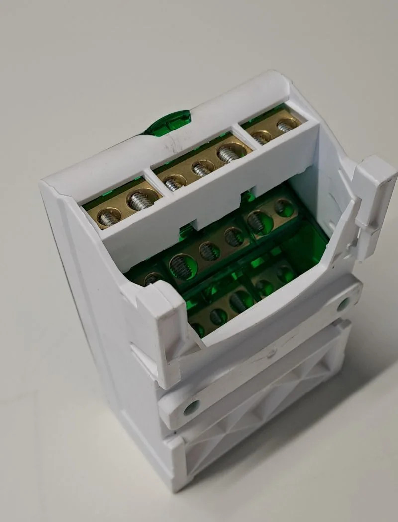 SCHNEIDER  LGY410028