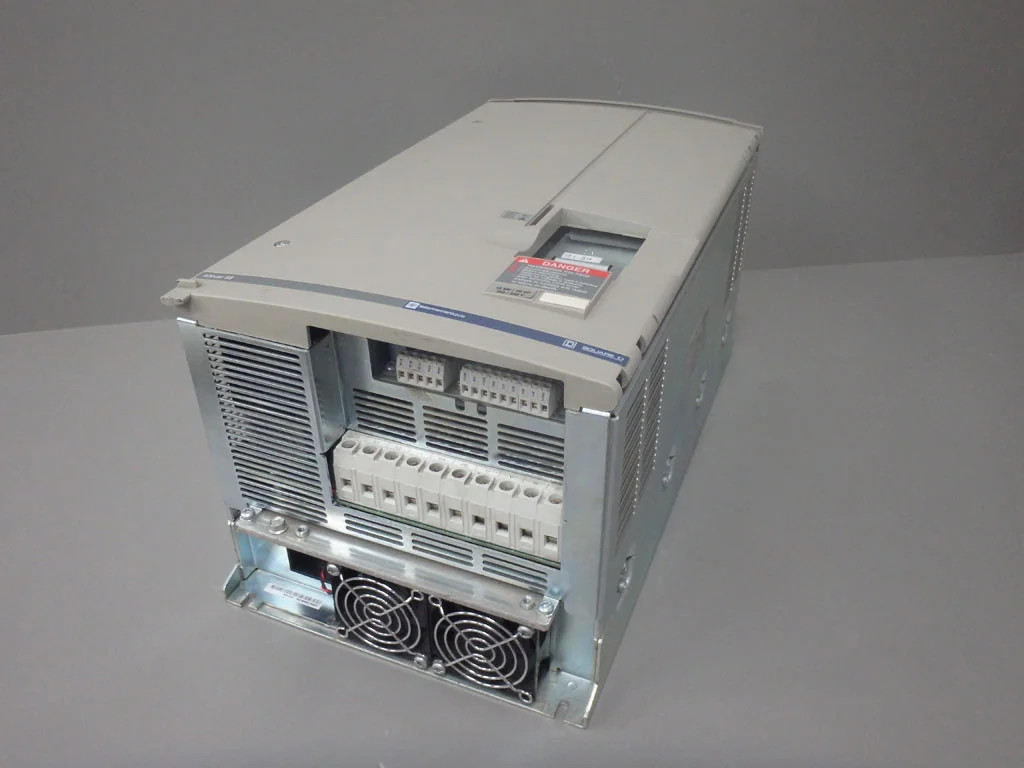 TÉLÉMÉCANIQUE  ATV58HD23N4