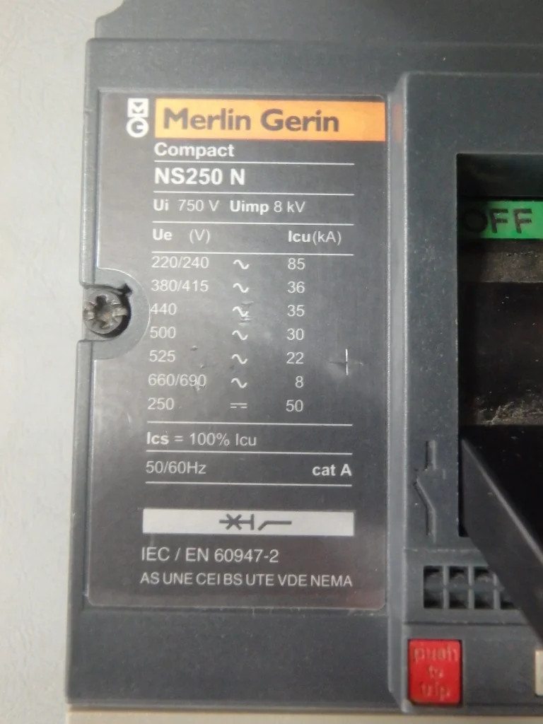 MERLIN GERIN NS250N