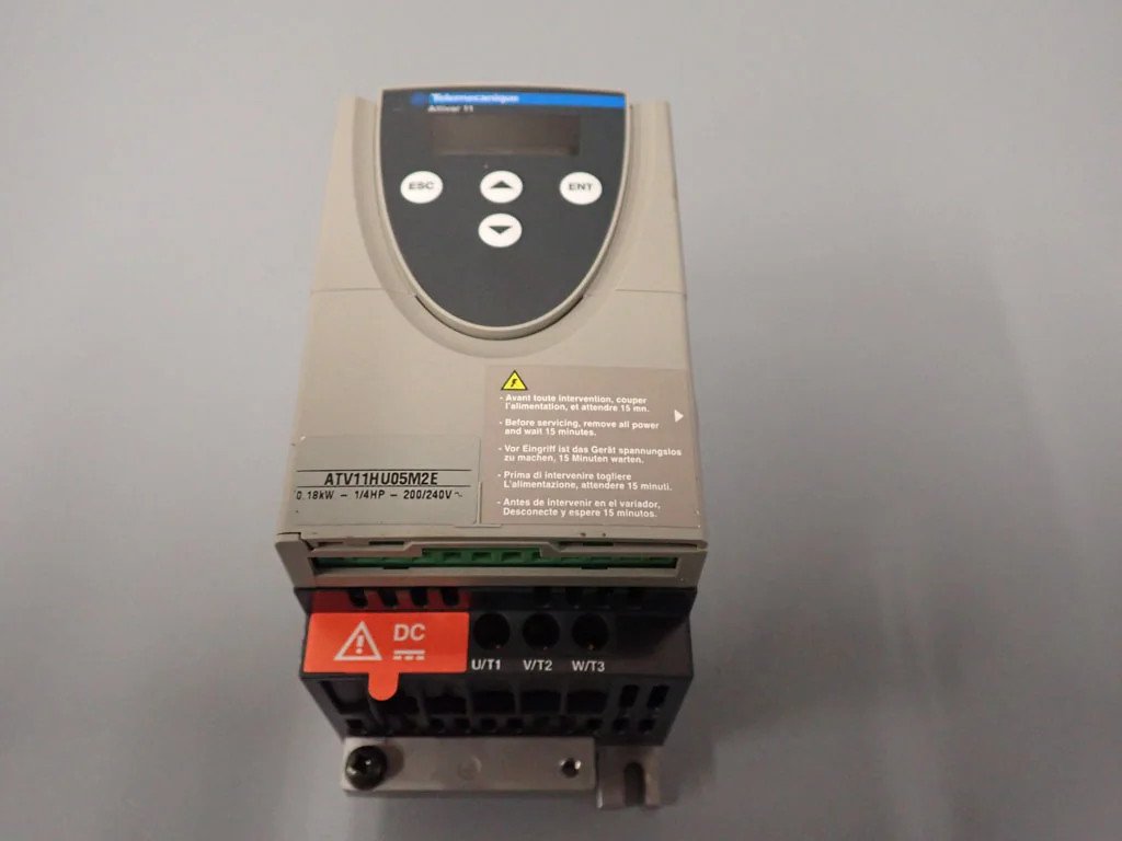 TÉLÉMÉCANIQUE  ATV11HU05M2E