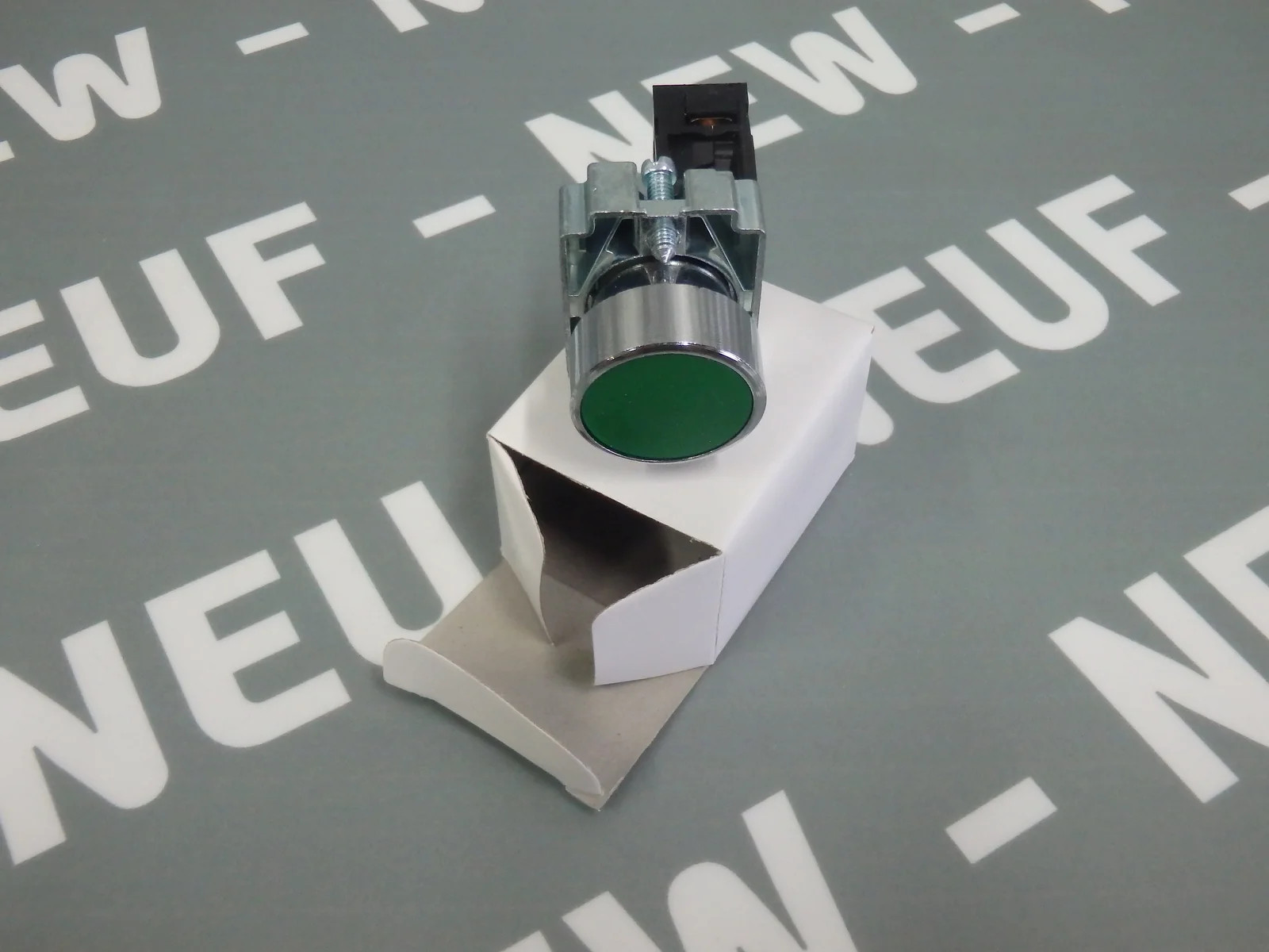 TÉLÉMÉCANIQUE  XB2BA31