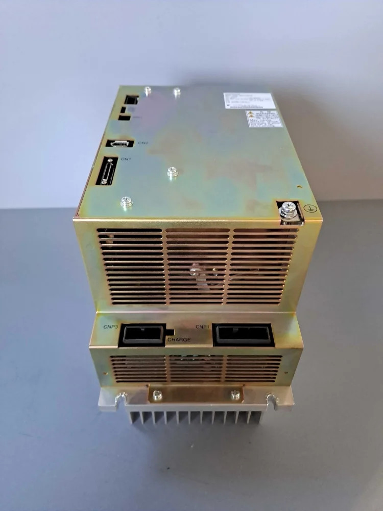 YASKAWA  SGDRSDB710A01B