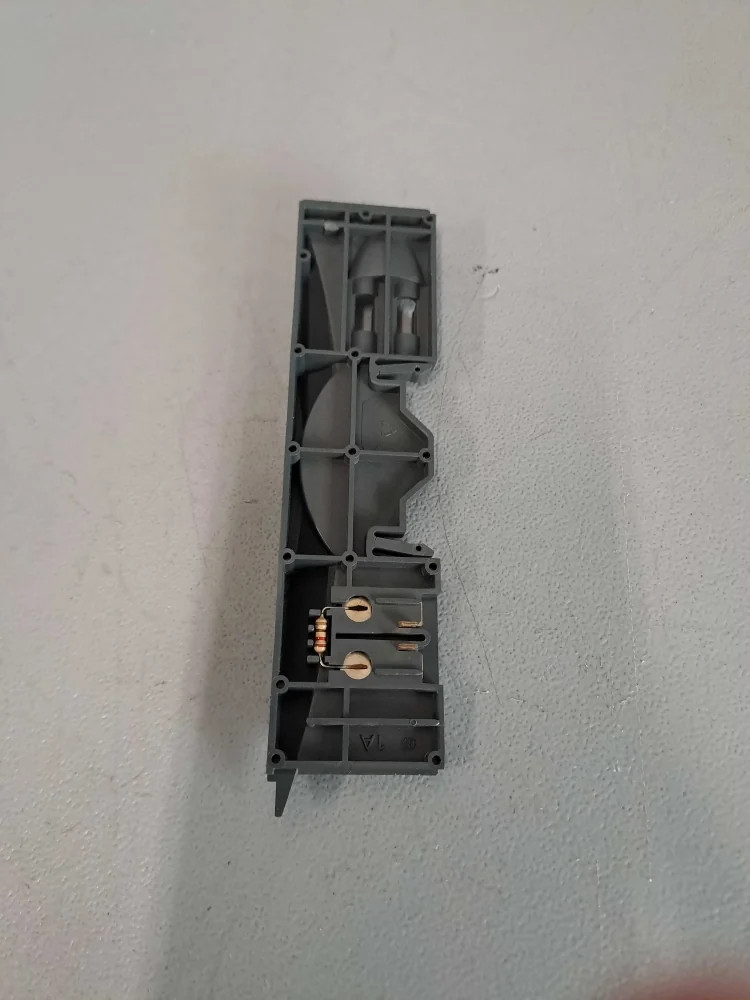 SCHNEIDER  STBXMP1100