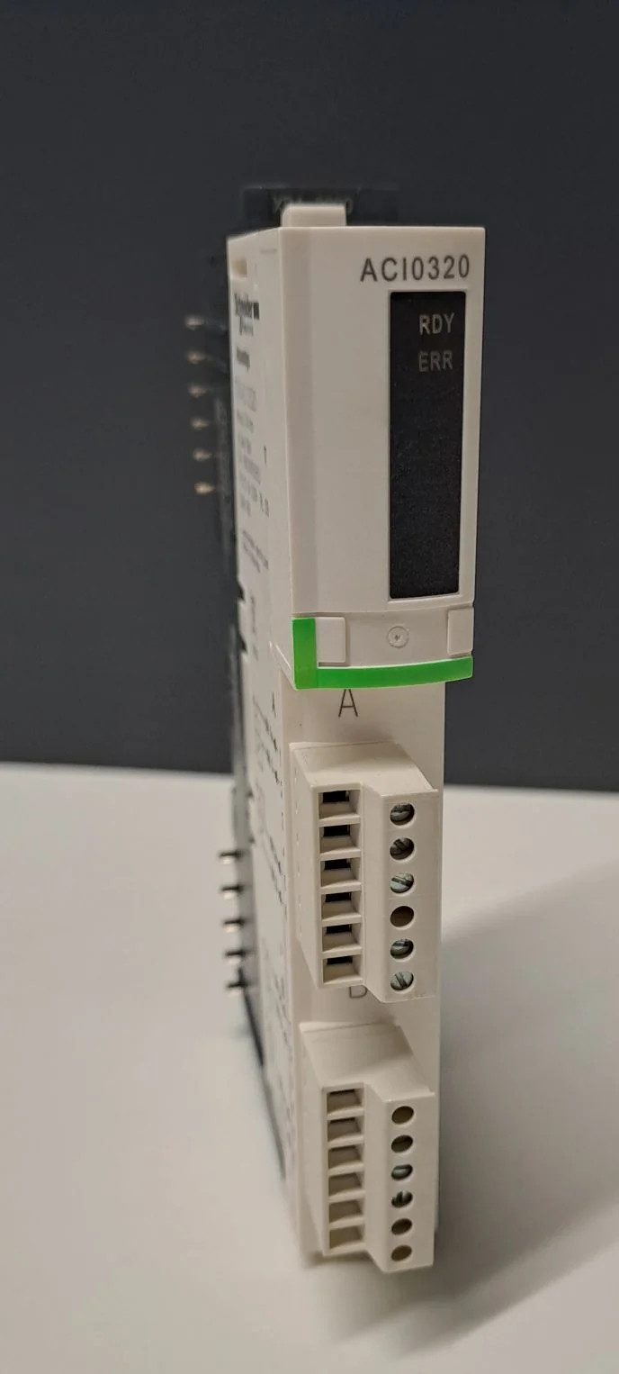 SCHNEIDER  STBACI0320