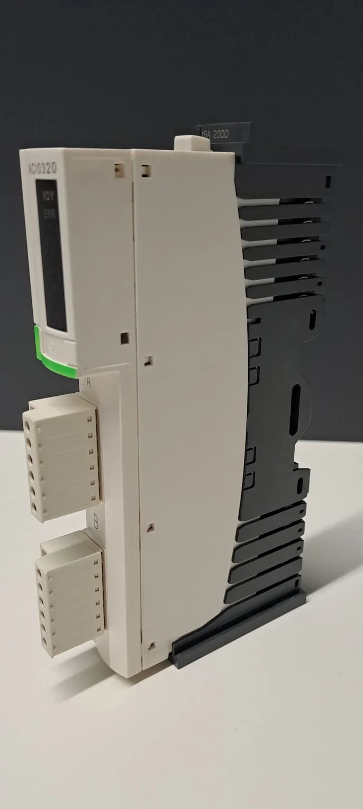 SCHNEIDER  STBACI0320