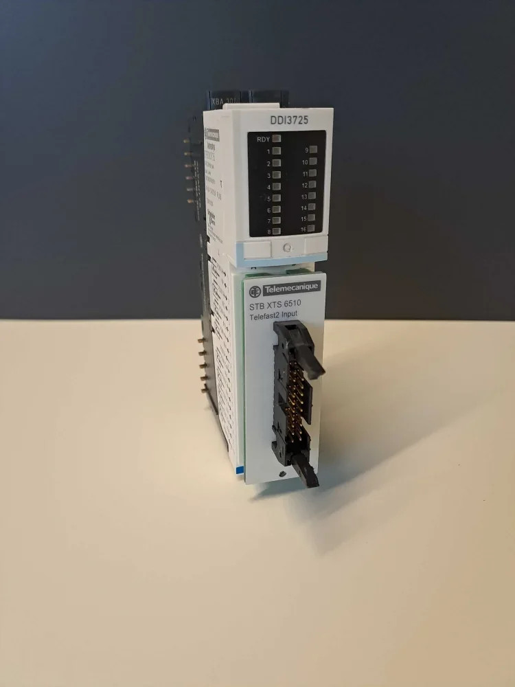 TÉLÉMÉCANIQUE  STBDDI3725 + STBXTS6510