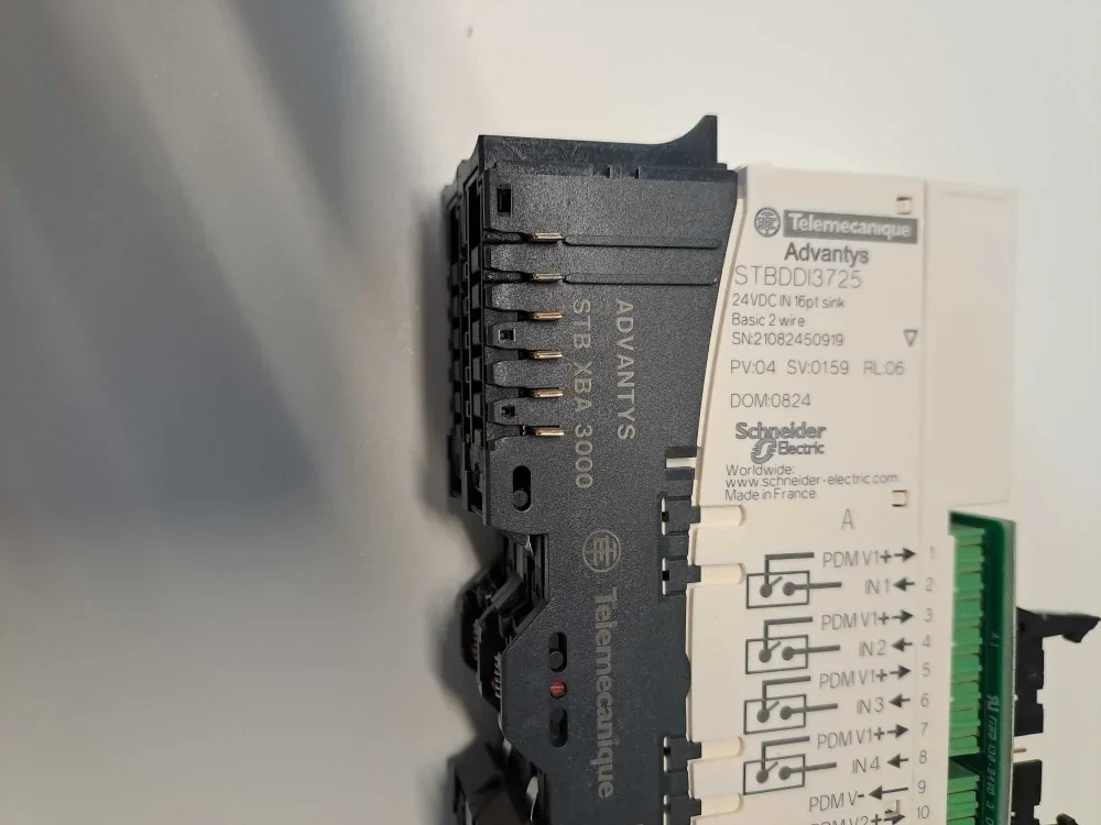 TÉLÉMÉCANIQUE  STBDDI3725 + STBXTS6510