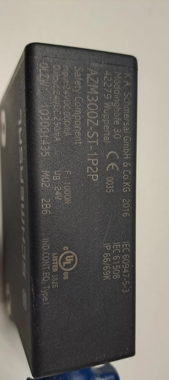 SCHMERSAL  AZM300Z-ST-1P2P