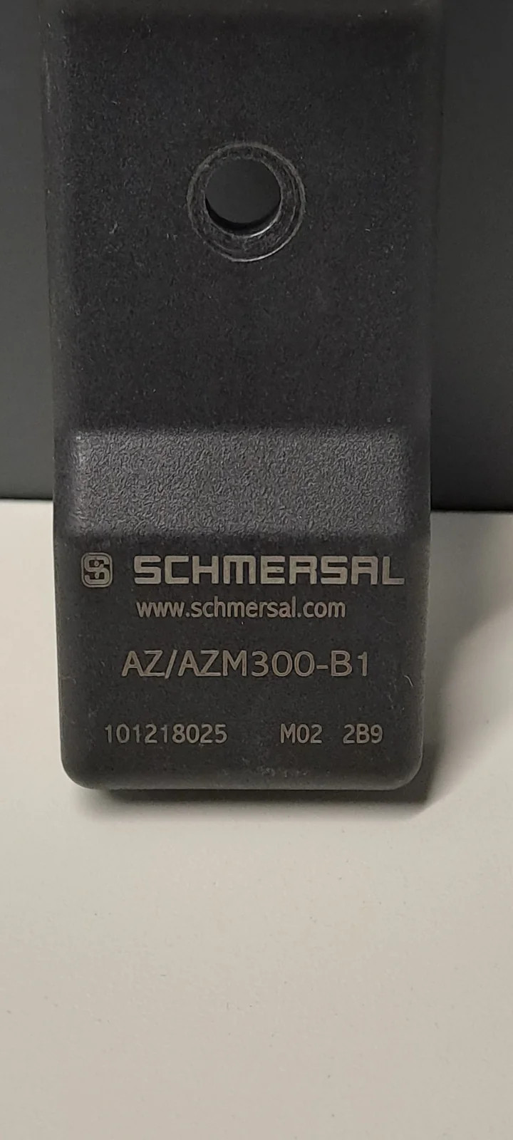 SCHMERSAL  AZ/AZM300-B1