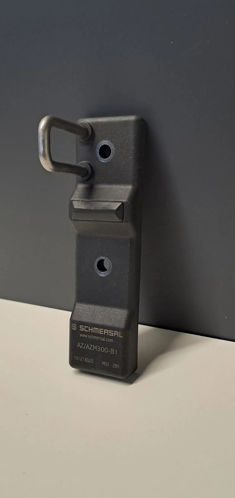 SCHMERSAL  AZ/AZM300-B1