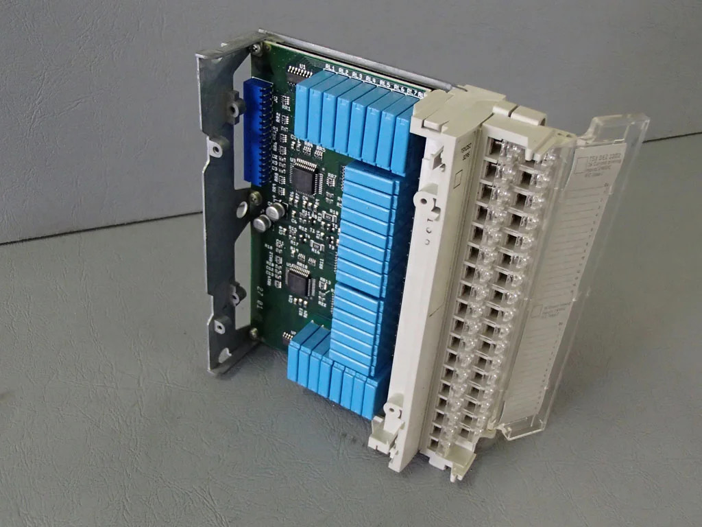 TÉLÉMÉCANIQUE  TSXDSZ32R5